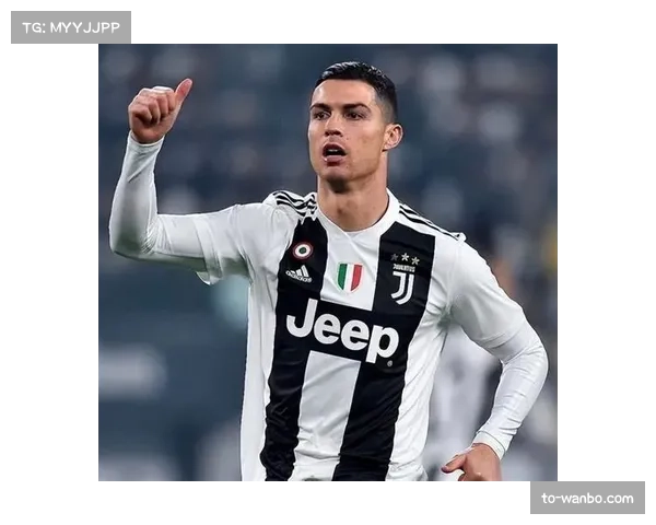 昔日尤文青训球员晒照与C罗合影 如今转行当建筑工人感慨万千